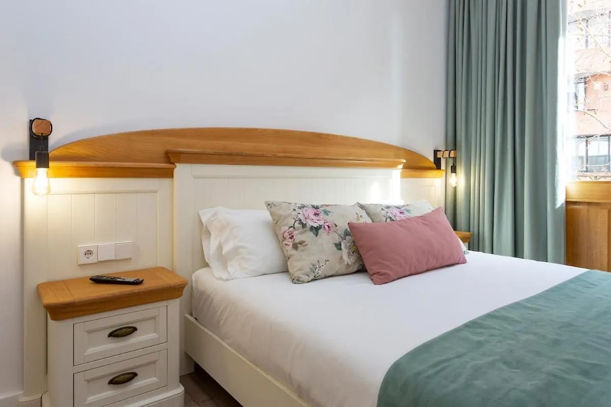 Moderno Y Espacioso Apartamento En Calle Mallorca Barcelona