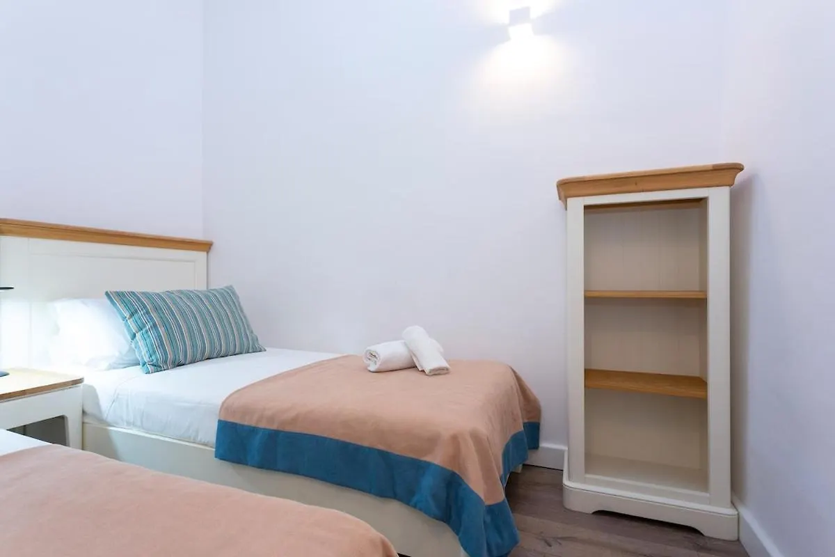 Moderno Y Espacioso Apartamento En Calle Mallorca Barcelona