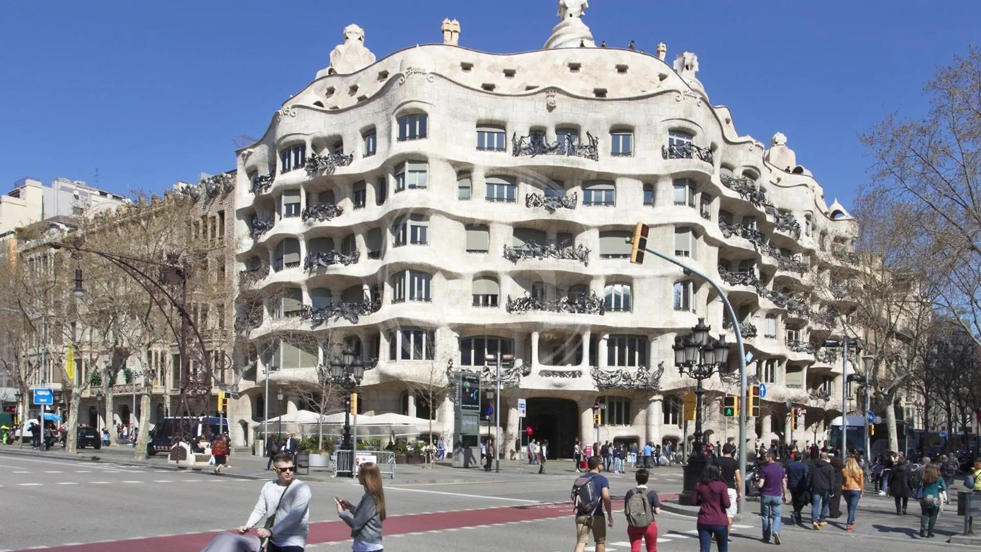 Moderno Y Espacioso Apartamento En Calle Mallorca Barcelona